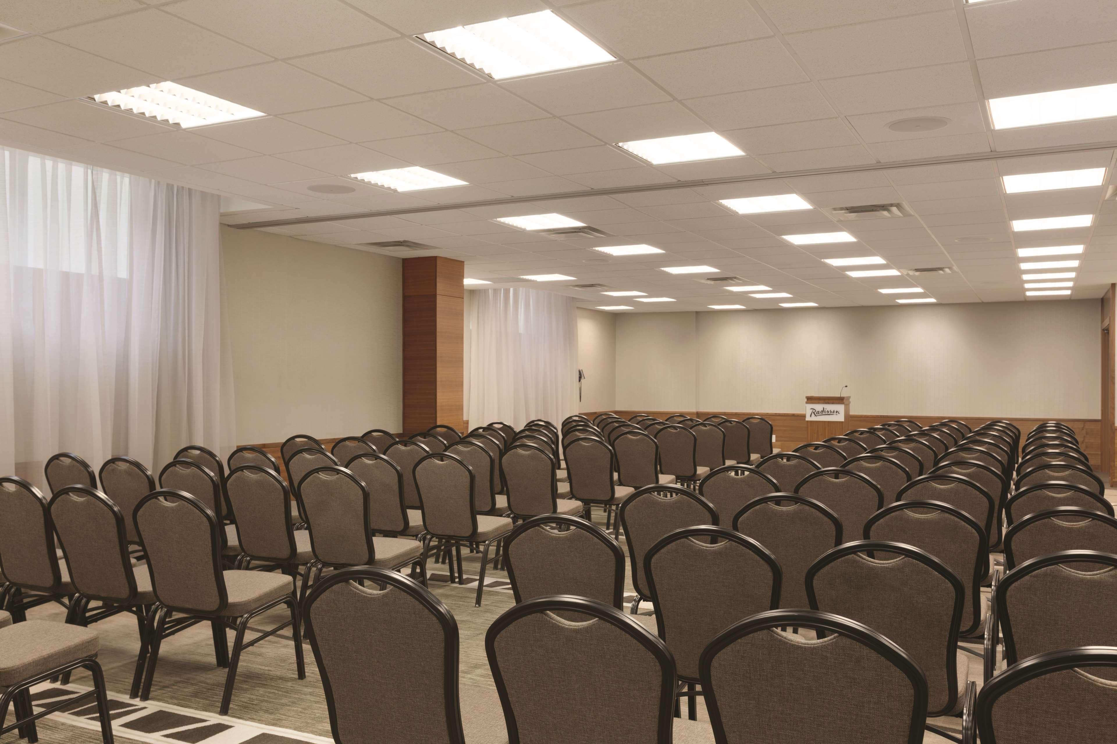 Radisson Hotel & Conference Centre Calgary Airport Kültér fotó